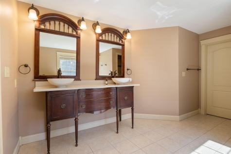 21 Richards Way Saco ME 04072