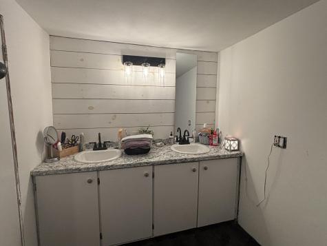 354 Main Road Bradford ME 04410