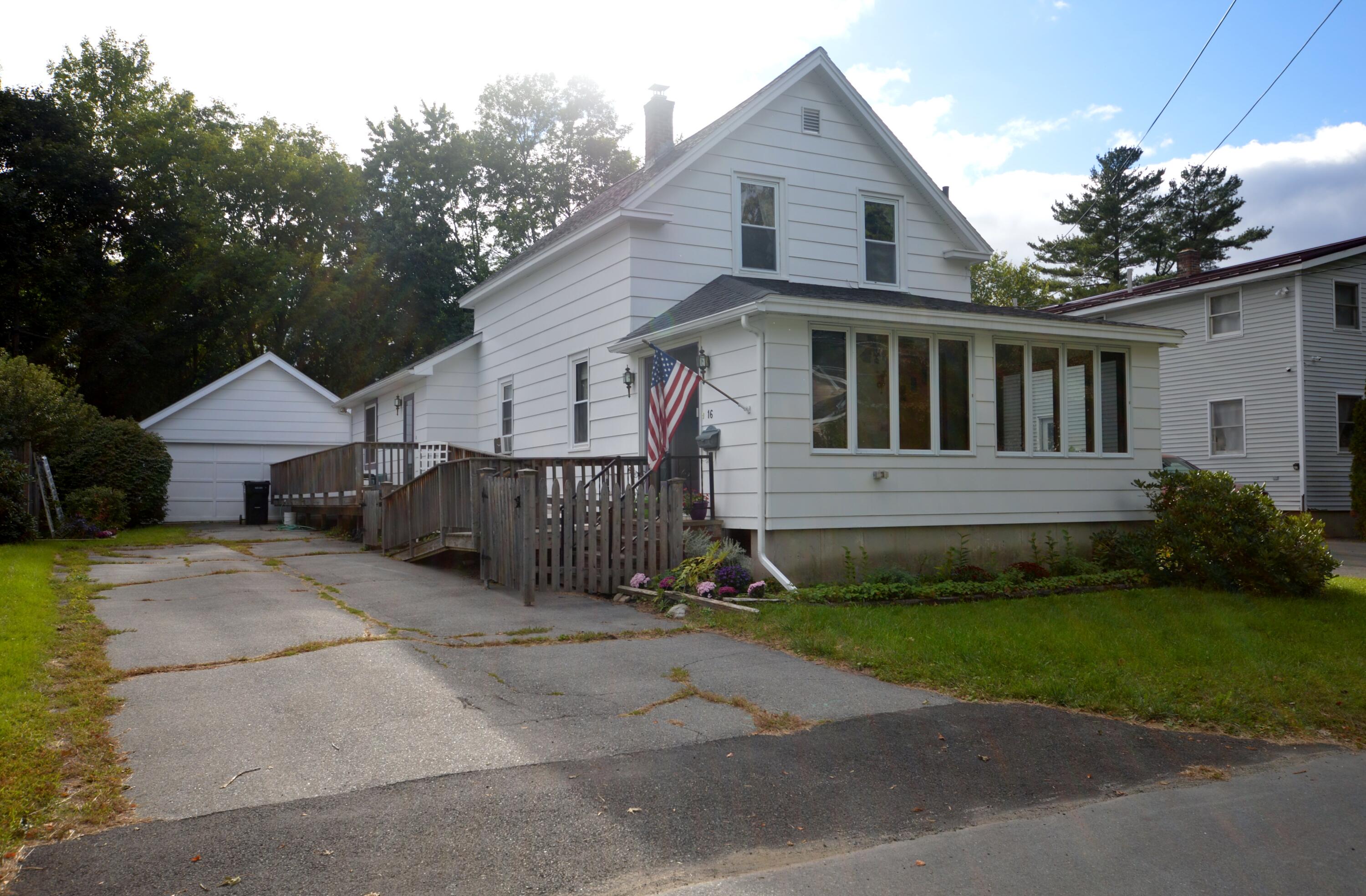 16 Rutland Street Bangor ME 04401