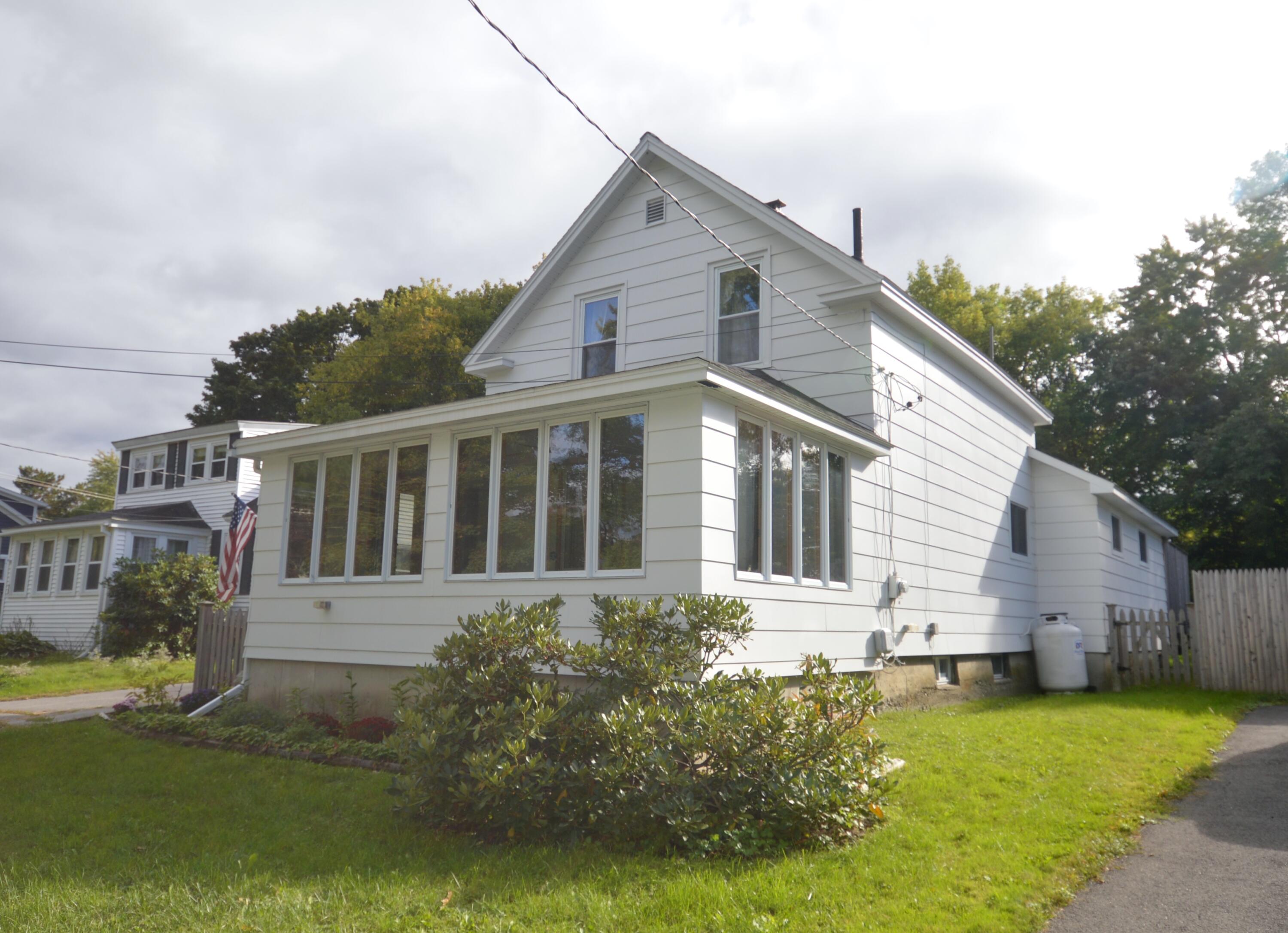 16 Rutland Street Bangor ME 04401