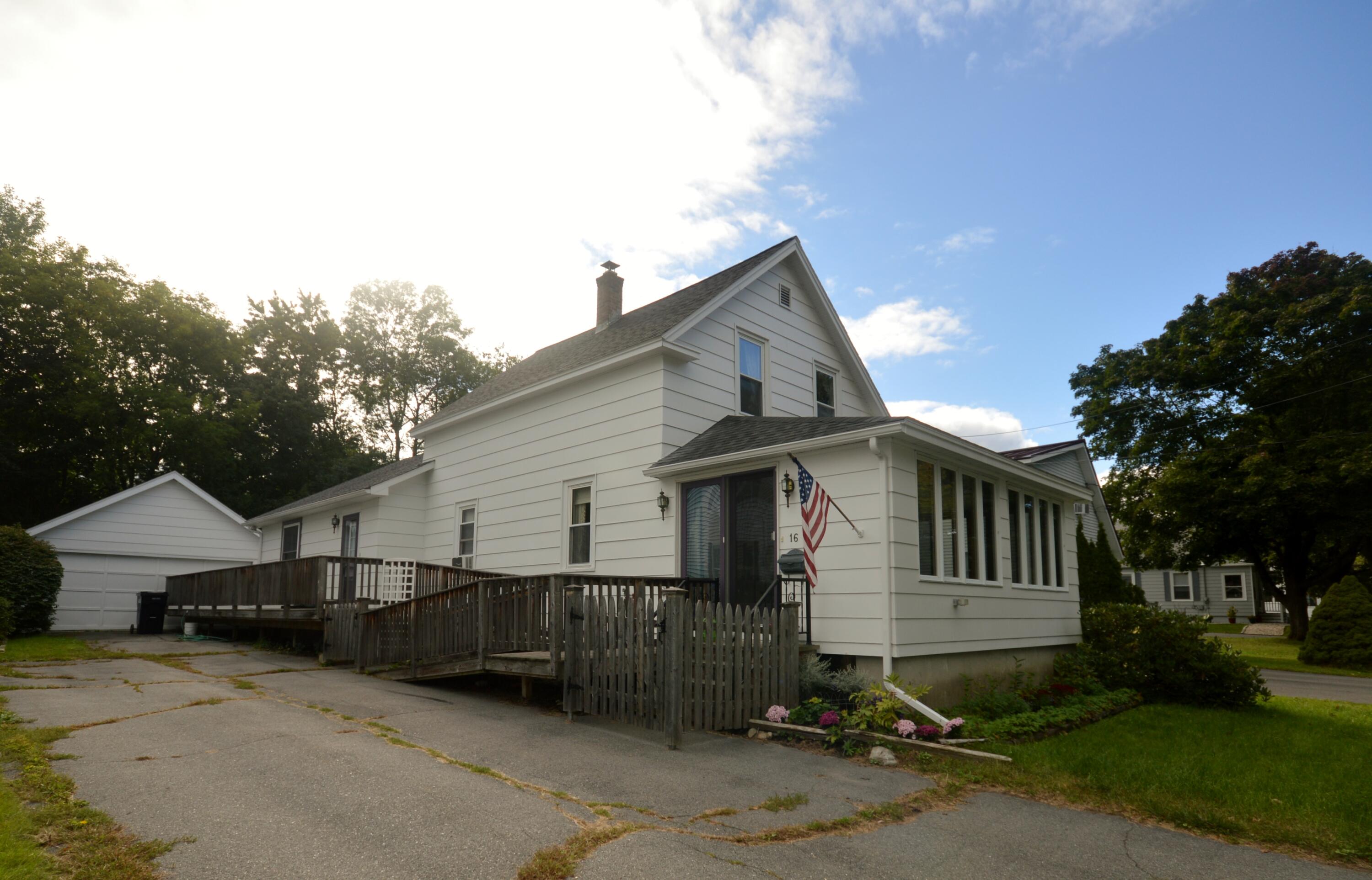 16 Rutland Street Bangor ME 04401