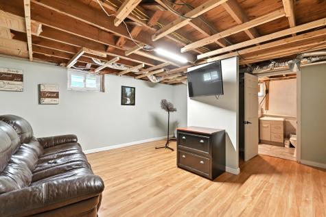 40 Leavitt Street Auburn ME 04210