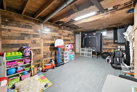 40 Leavitt Street Auburn ME 04210
