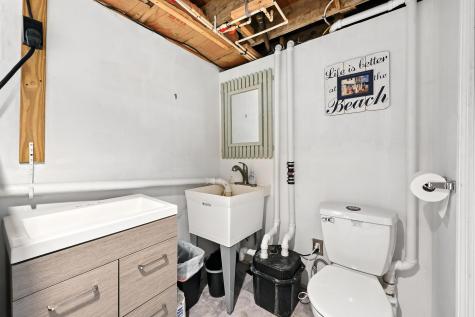 40 Leavitt Street Auburn ME 04210
