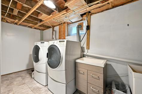 40 Leavitt Street Auburn ME 04210