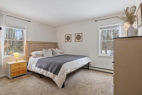 15 Monroe Drive Naples ME 04055