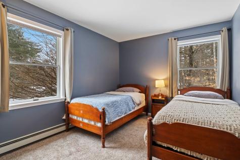 15 Monroe Drive Naples ME 04055