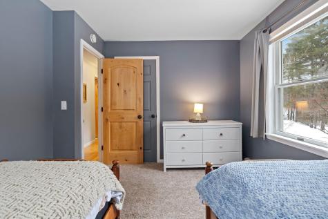 15 Monroe Drive Naples ME 04055