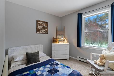 15 Monroe Drive Naples ME 04055