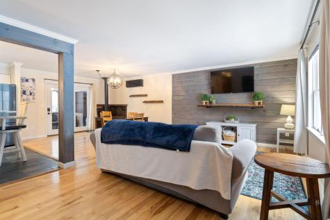 15 Monroe Drive Naples ME 04055