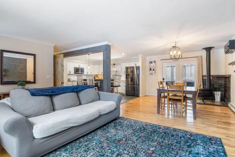 15 Monroe Drive Naples ME 04055