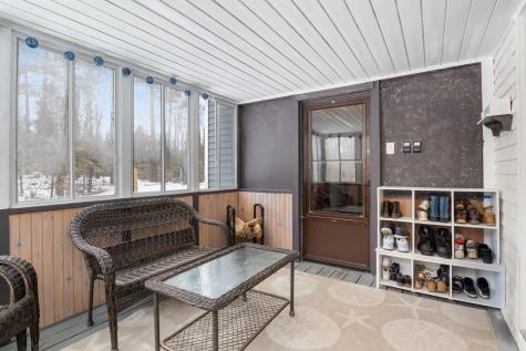 15 Monroe Drive Naples ME 04055