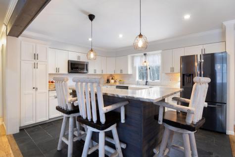 15 Monroe Drive Naples ME 04055