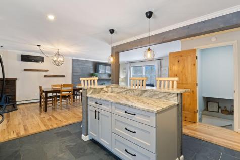 15 Monroe Drive Naples ME 04055