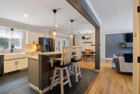 15 Monroe Drive Naples ME 04055