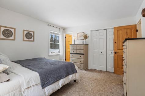 15 Monroe Drive Naples ME 04055