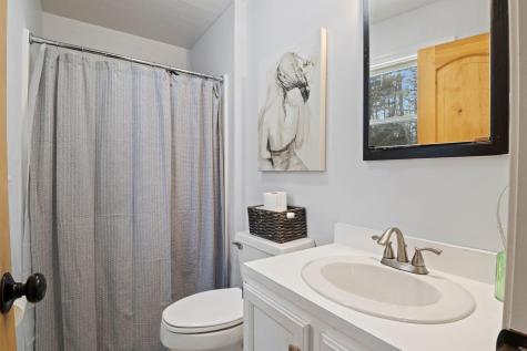 15 Monroe Drive Naples ME 04055