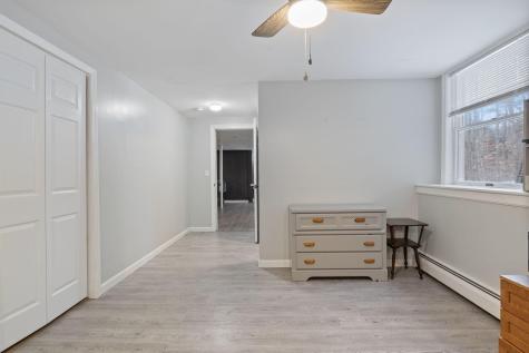 15 Monroe Drive Naples ME 04055