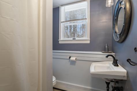 15 Monroe Drive Naples ME 04055