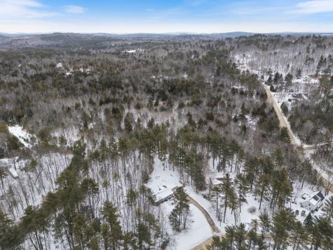 15 Monroe Drive Naples ME 04055