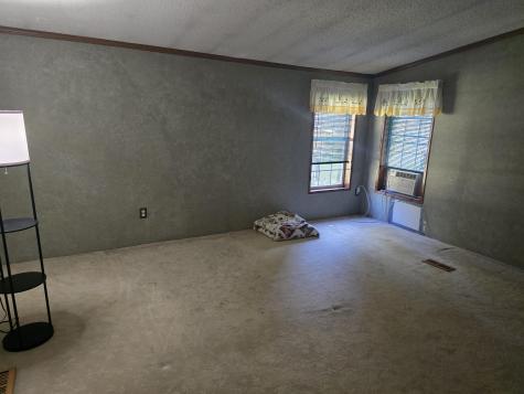 76 Courtney Lane Eliot ME 03903