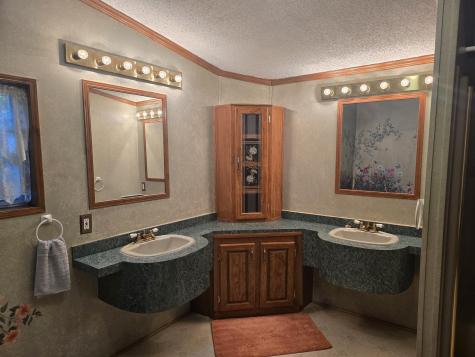 76 Courtney Lane Eliot ME 03903