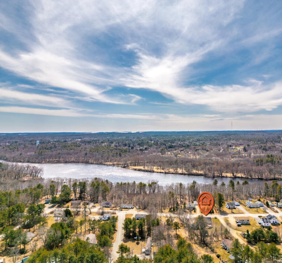 87 River Road Topsham ME 04086