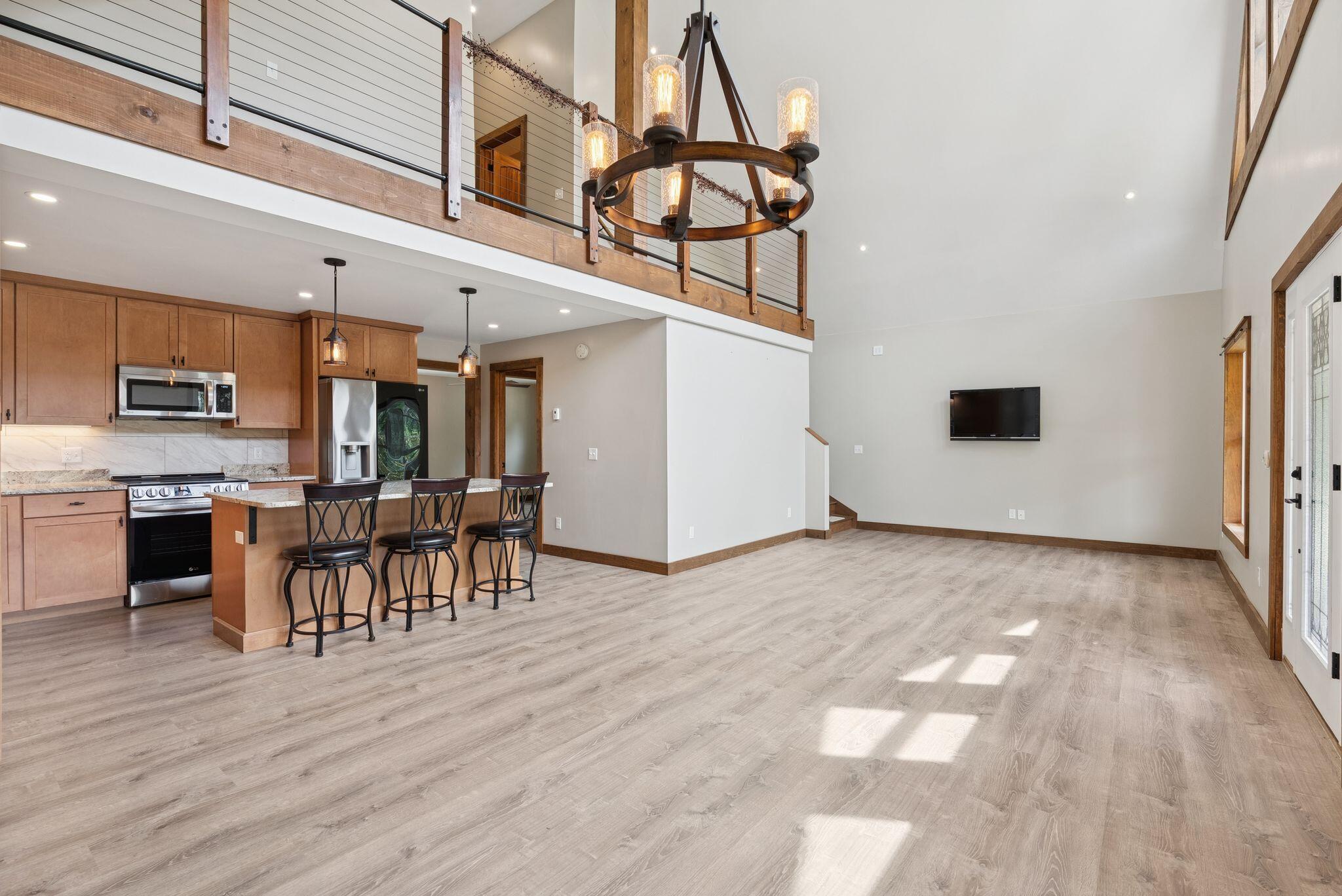 87 River Road Topsham ME 04086