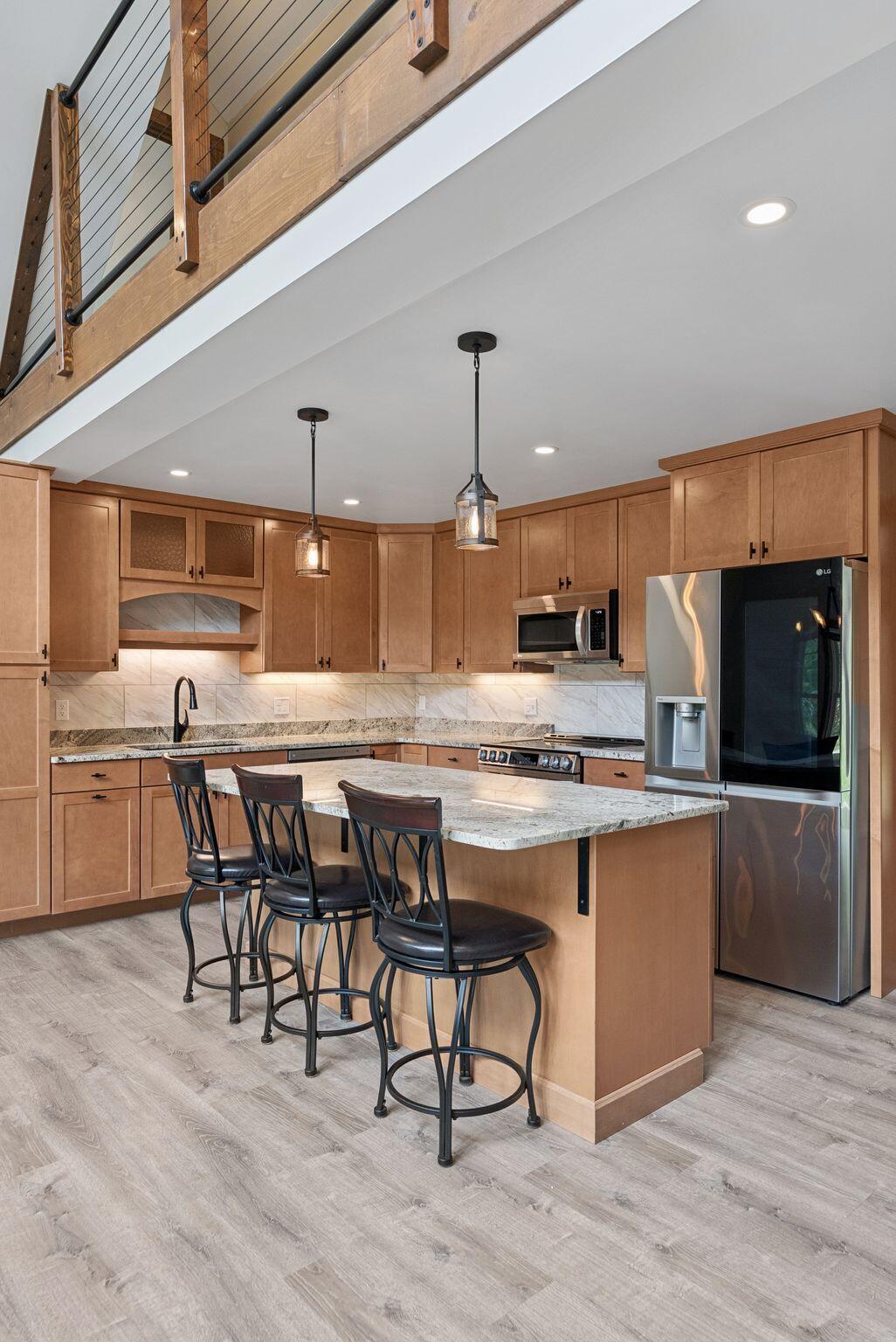 87 River Road Topsham ME 04086