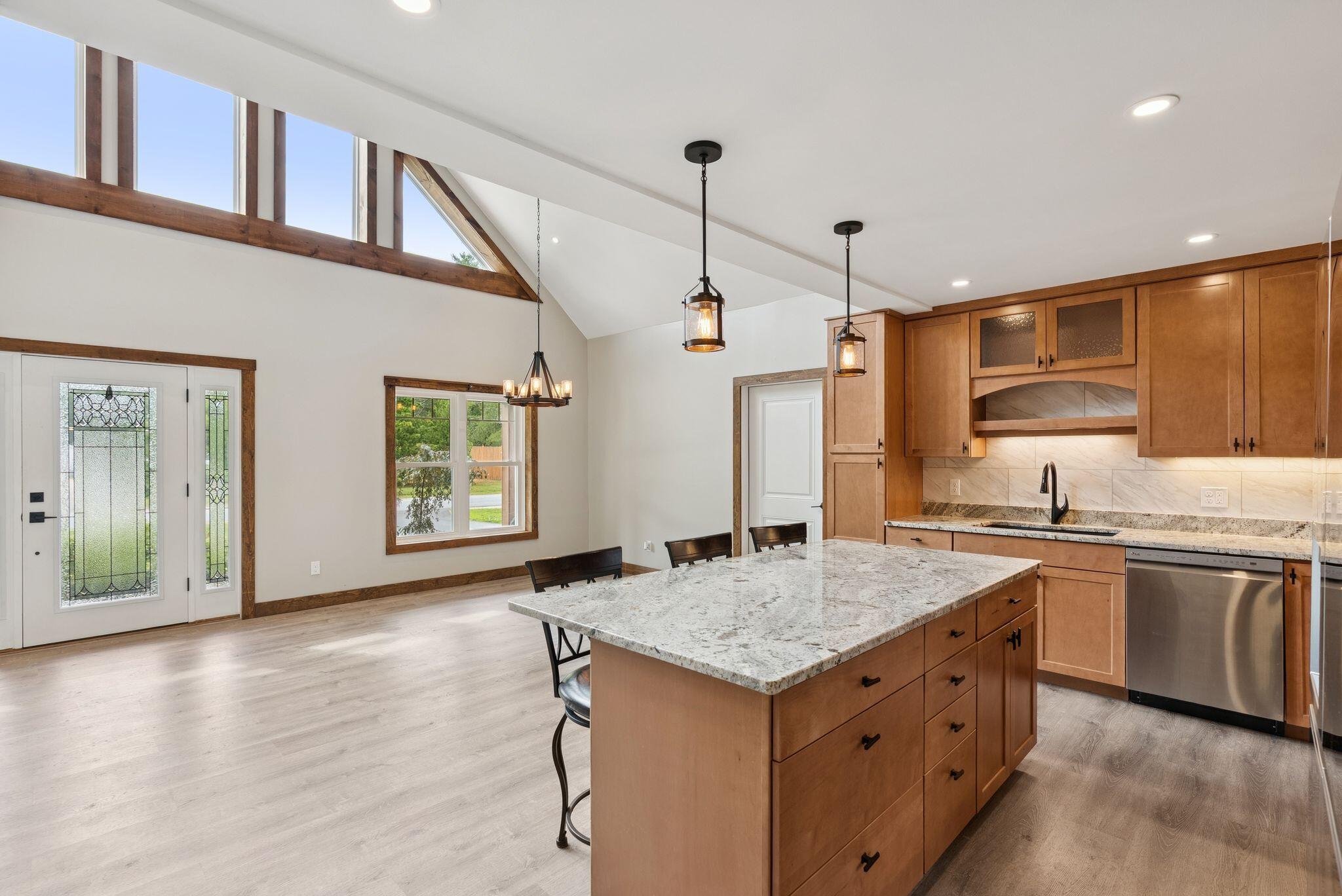 87 River Road Topsham ME 04086