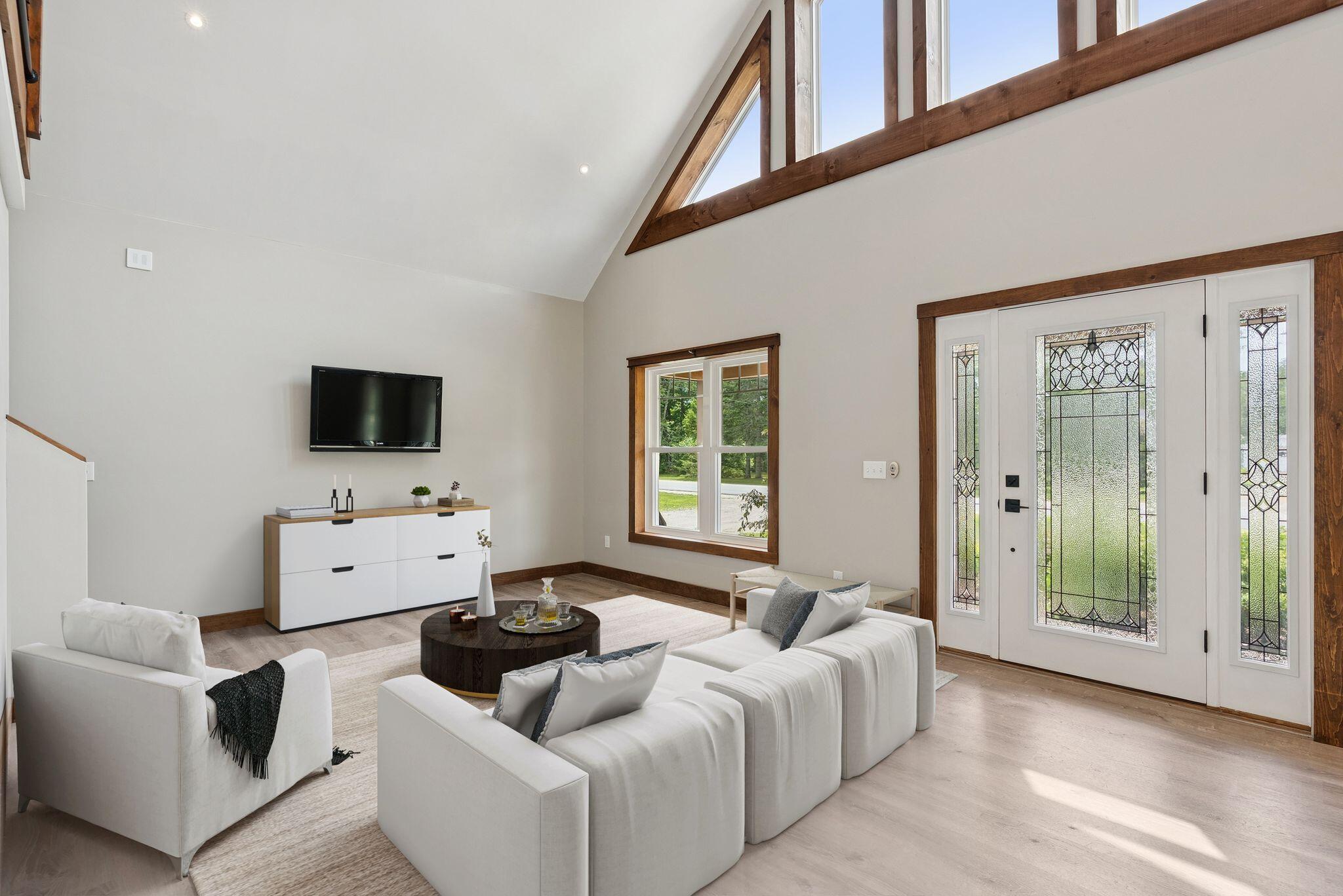 87 River Road Topsham ME 04086