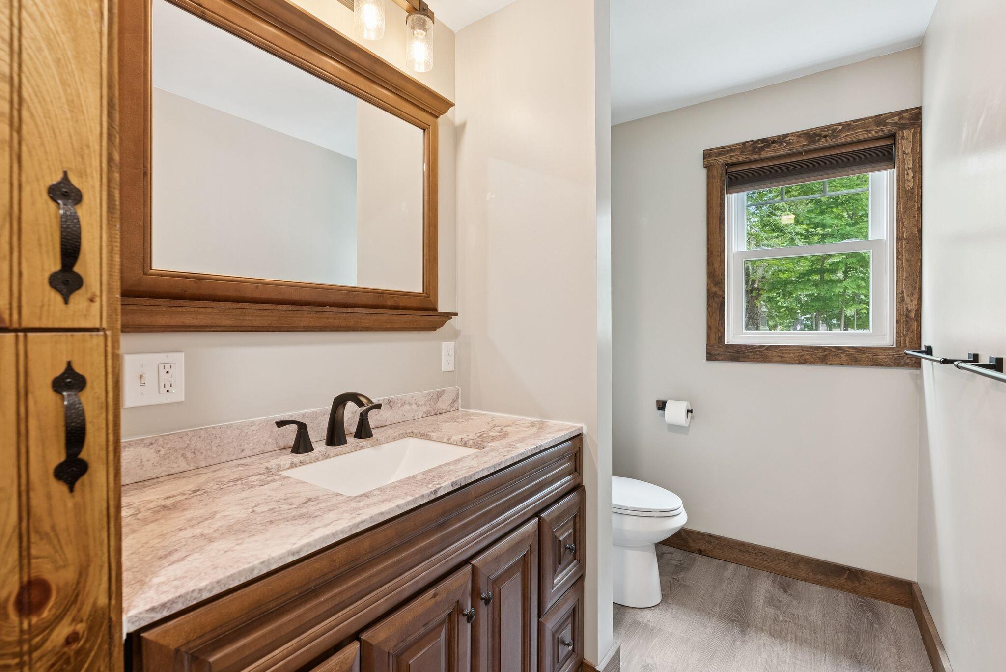 87 River Road Topsham ME 04086