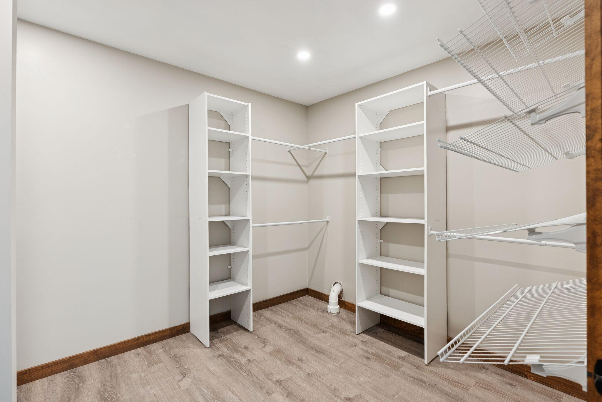 87 River Road Topsham ME 04086