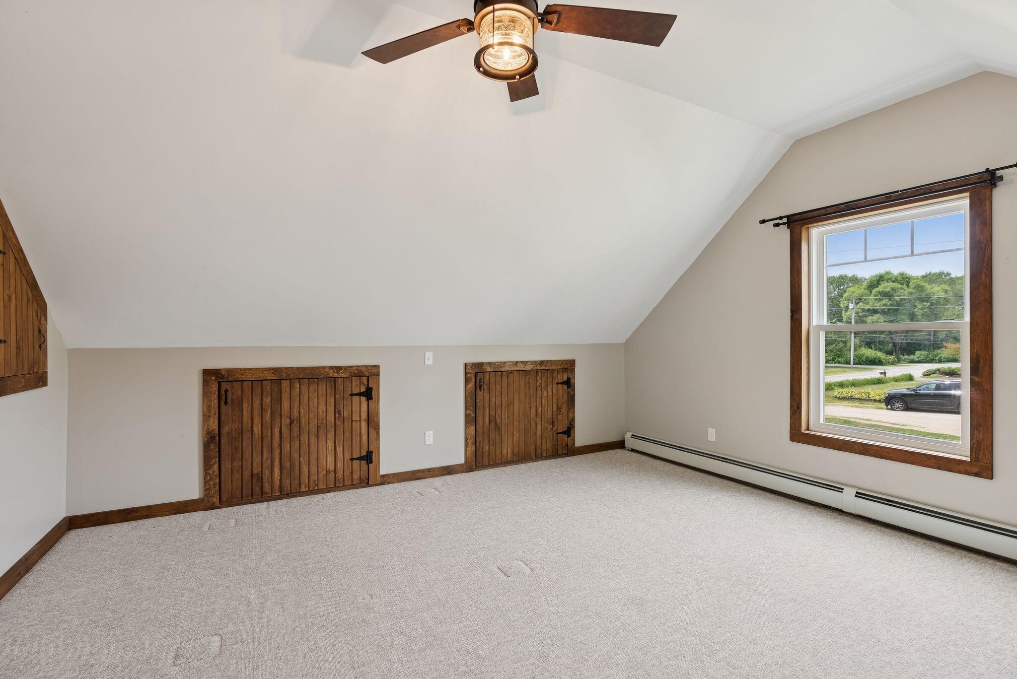 87 River Road Topsham ME 04086