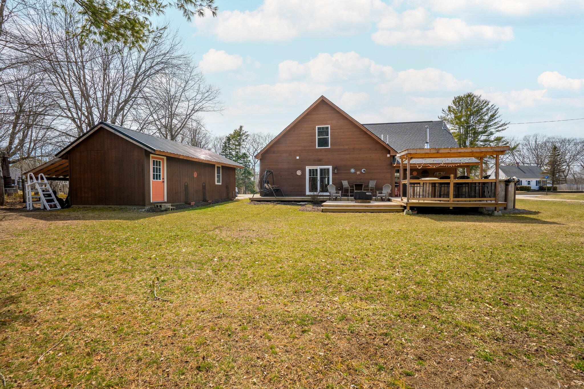 87 River Road Topsham ME 04086