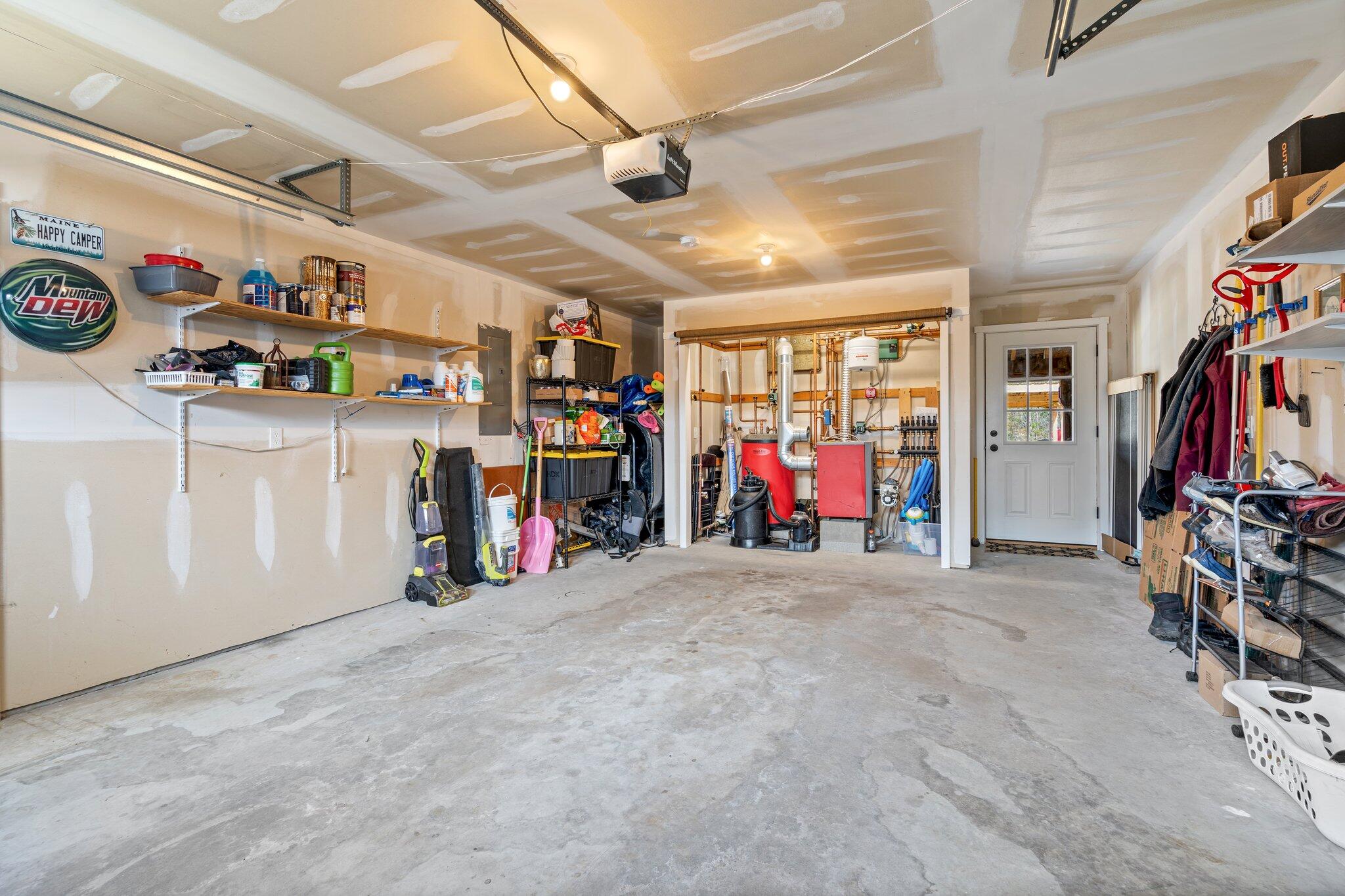 87 River Road Topsham ME 04086