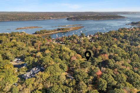 12 Harbor Heights Harpswell ME 04079