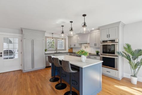 11 Cheverus Road Cape Elizabeth ME 04107