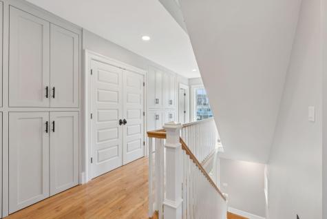 11 Cheverus Road Cape Elizabeth ME 04107