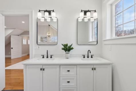 11 Cheverus Road Cape Elizabeth ME 04107