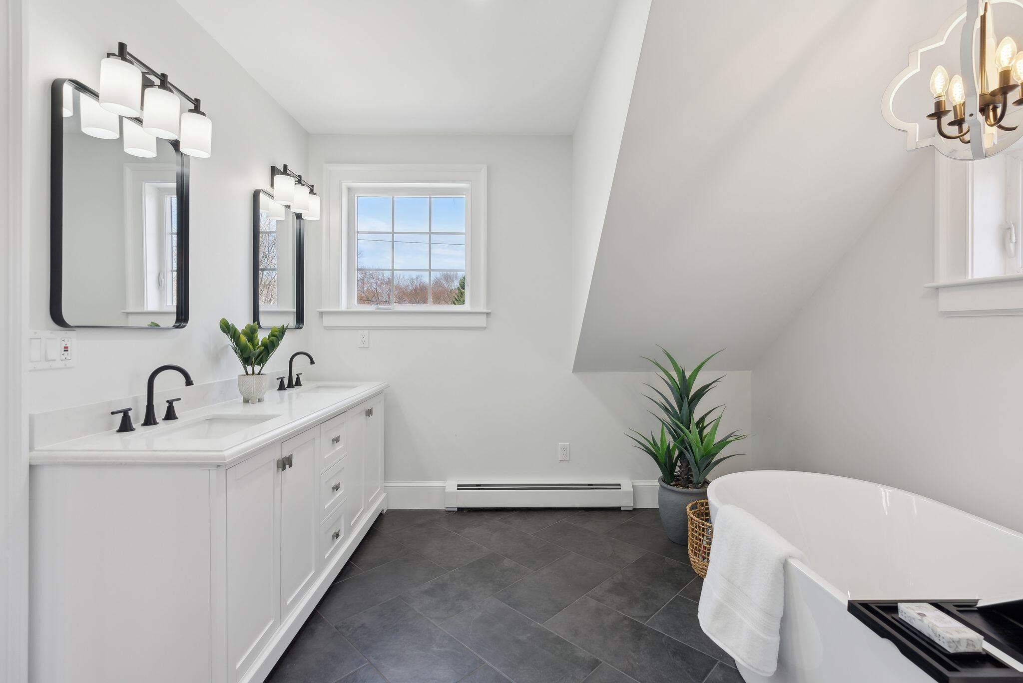 11 Cheverus Road Cape Elizabeth ME 04107