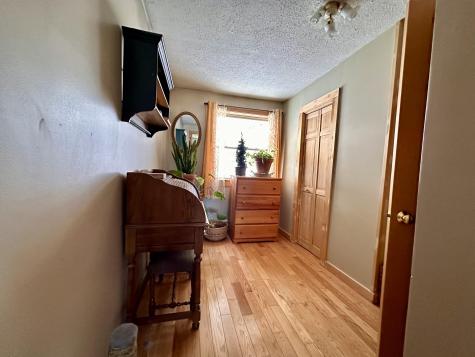 22 Chase Avenue Mexico ME 04257