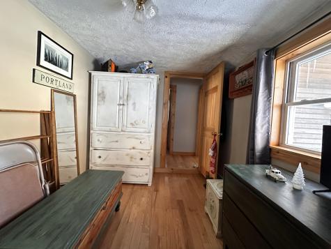 22 Chase Avenue Mexico ME 04257