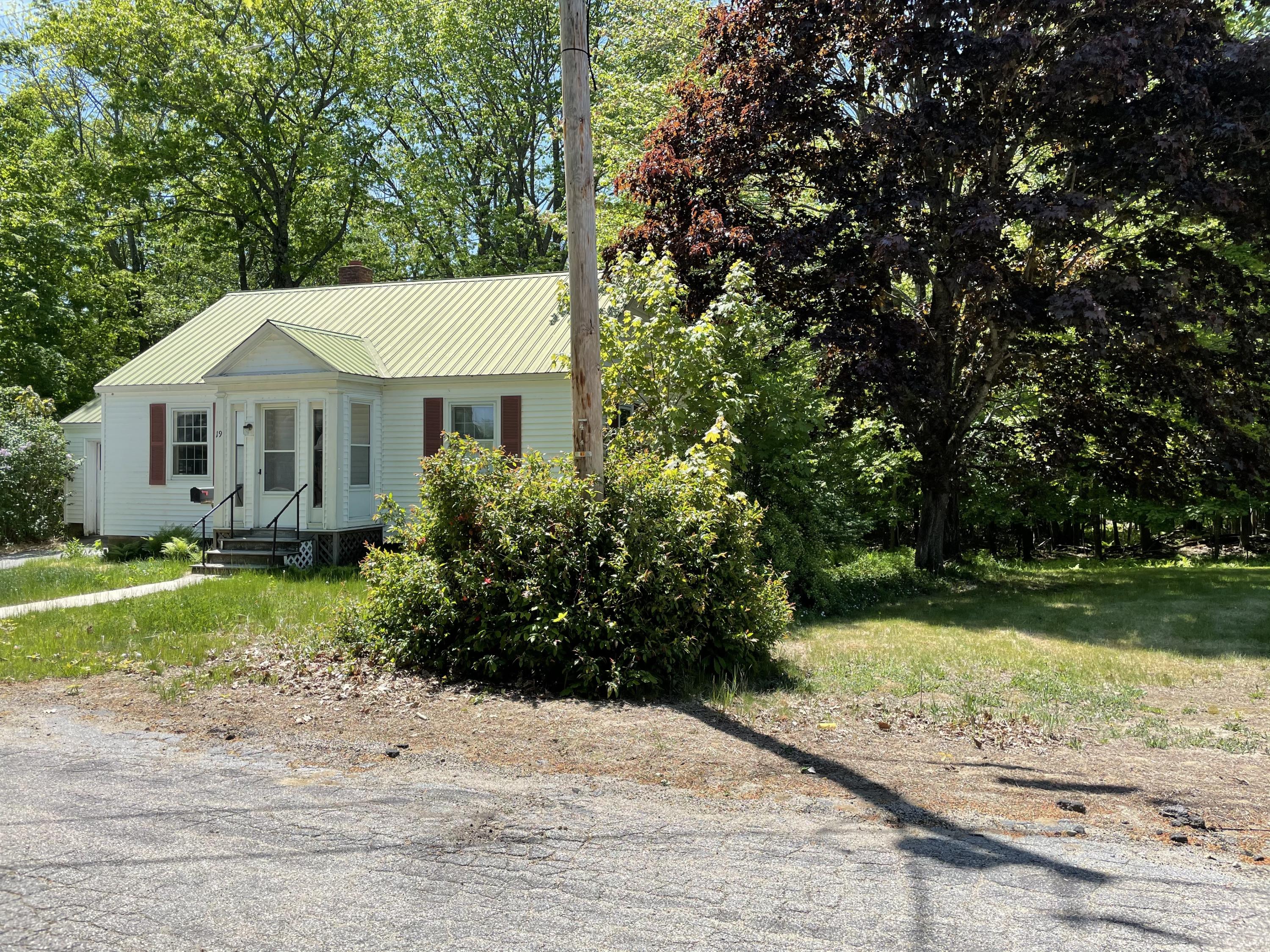19 Nevers Avenue Norway ME 04268