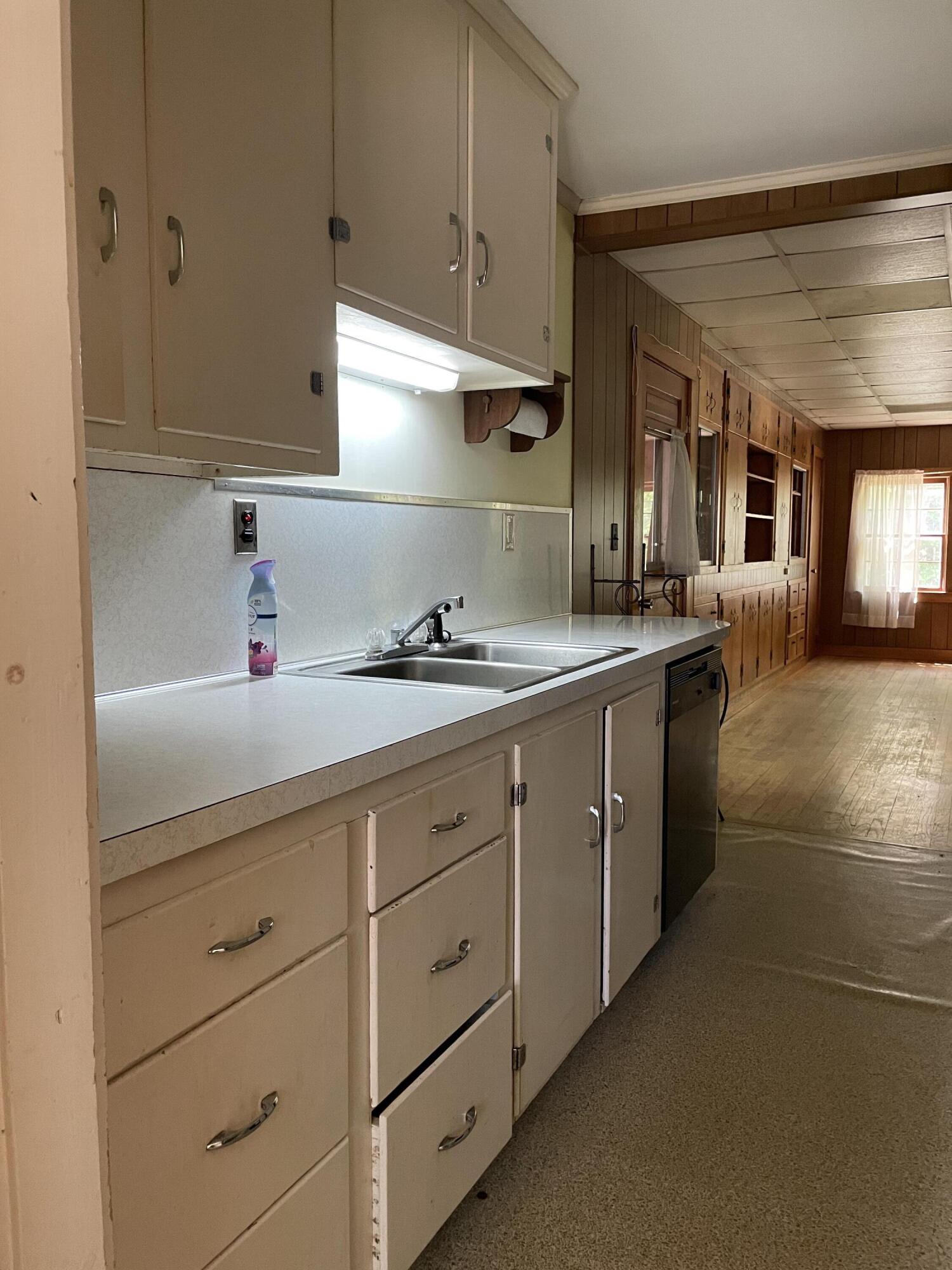 19 Nevers Avenue Norway ME 04268