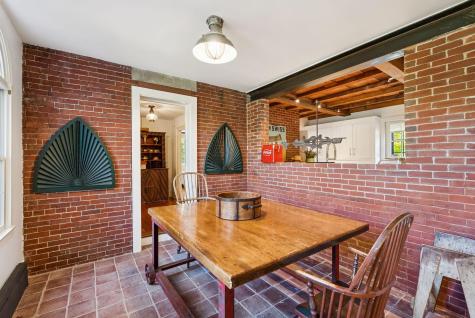 51 Pleasant Street Yarmouth ME 04096