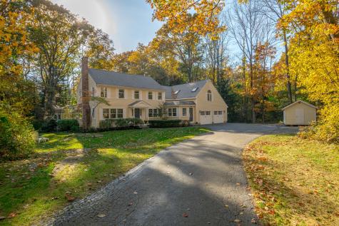 2 Manor Way Cape Elizabeth ME 04107