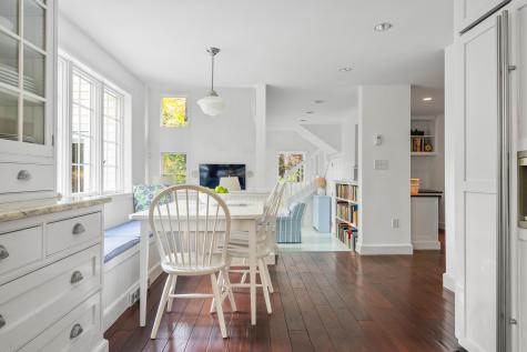 2 Manor Way Cape Elizabeth ME 04107