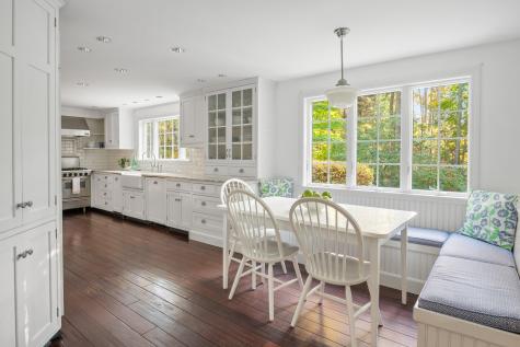 2 Manor Way Cape Elizabeth ME 04107