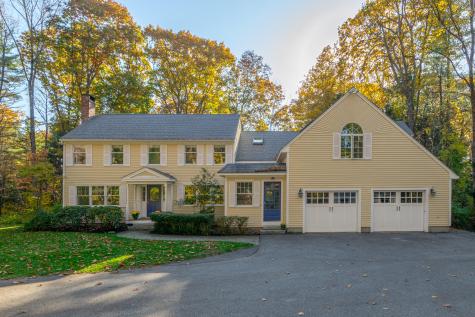 2 Manor Way Cape Elizabeth ME 04107